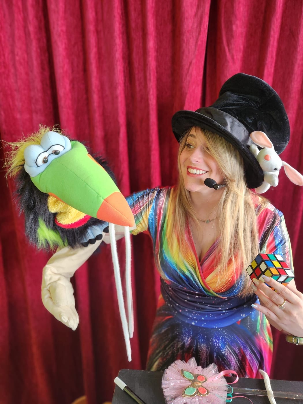 Kind zaubert bei der Show mit